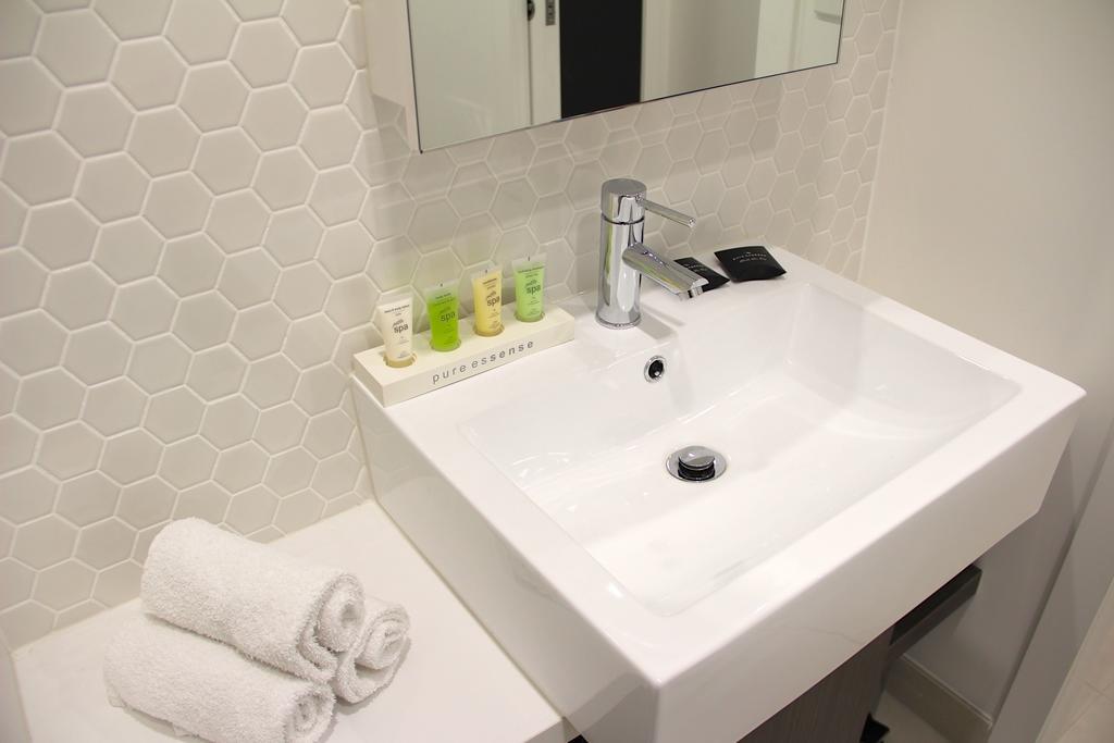 Whitehorse Apartments Hotel Бокс Хил Екстериор снимка