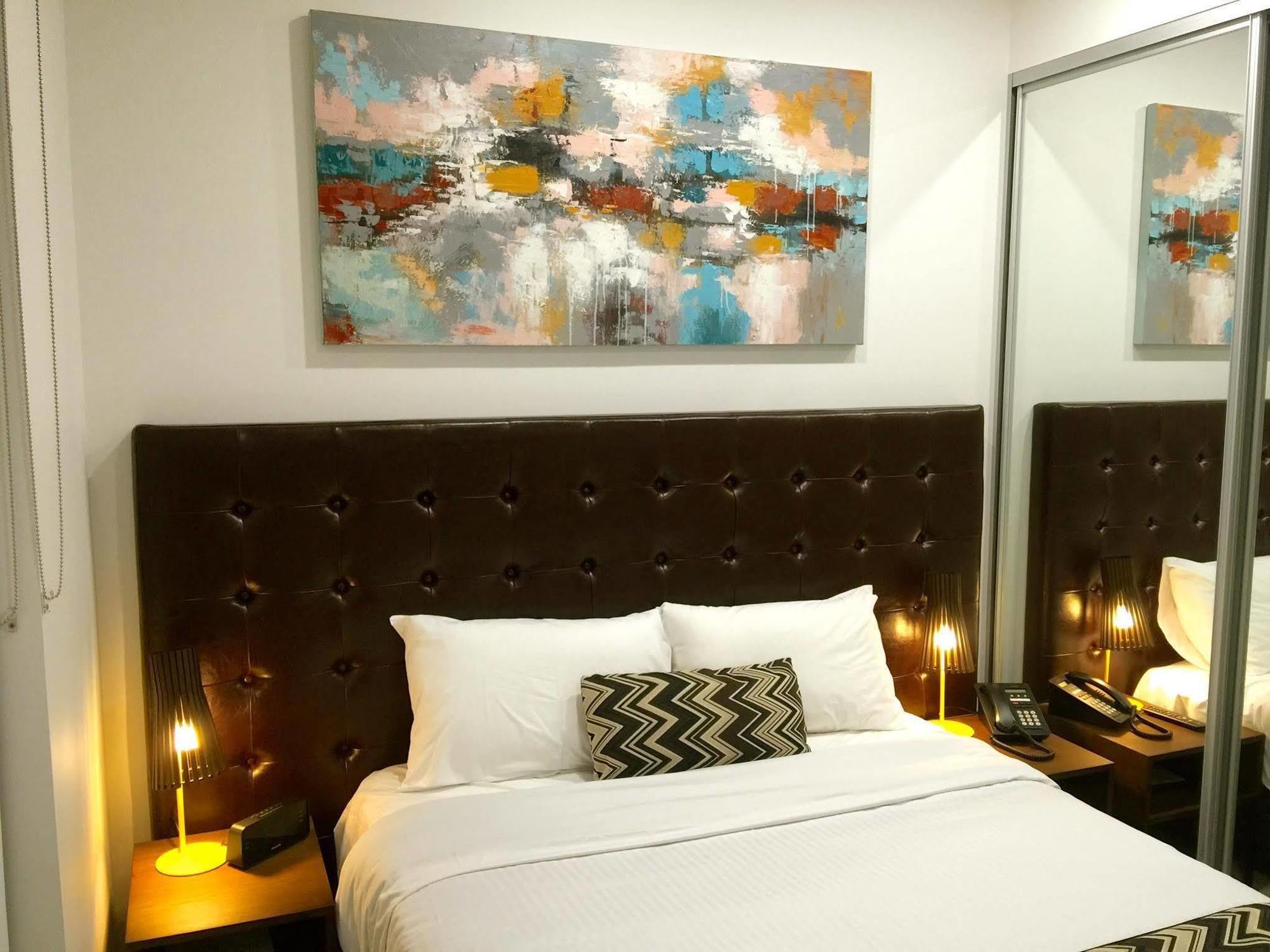 Whitehorse Apartments Hotel Бокс Хил Екстериор снимка
