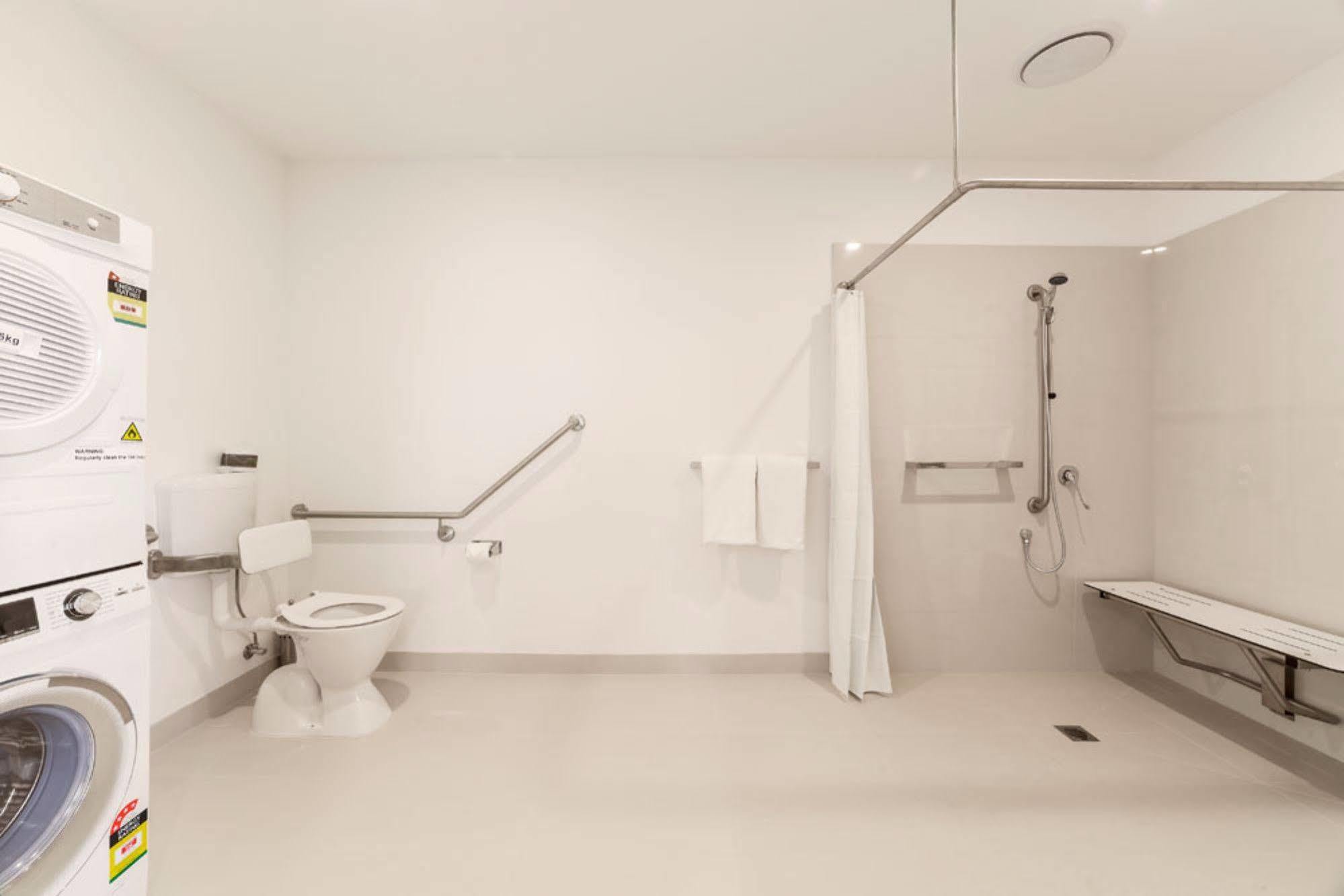 Whitehorse Apartments Hotel Бокс Хил Екстериор снимка